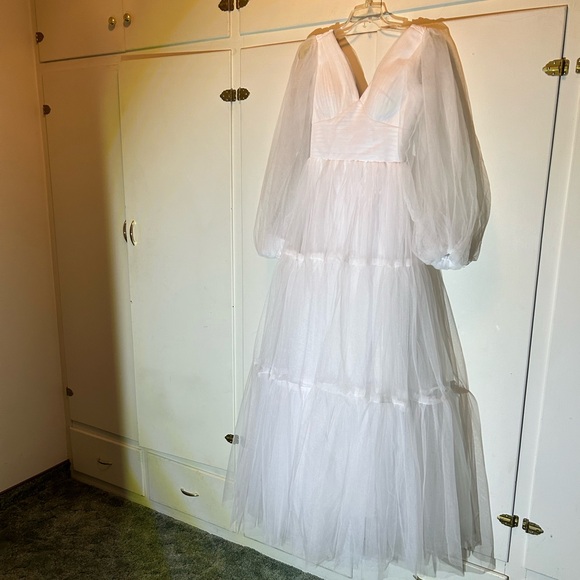 New Tulle Wedding Gown - Picture 14 of 14